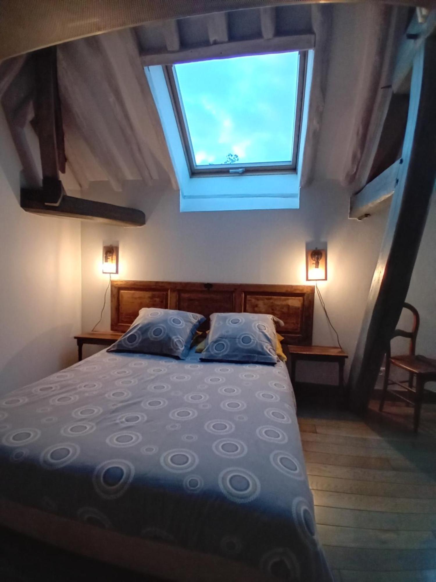 Bed and Breakfast Sous Les Toits Dosches Exterior foto